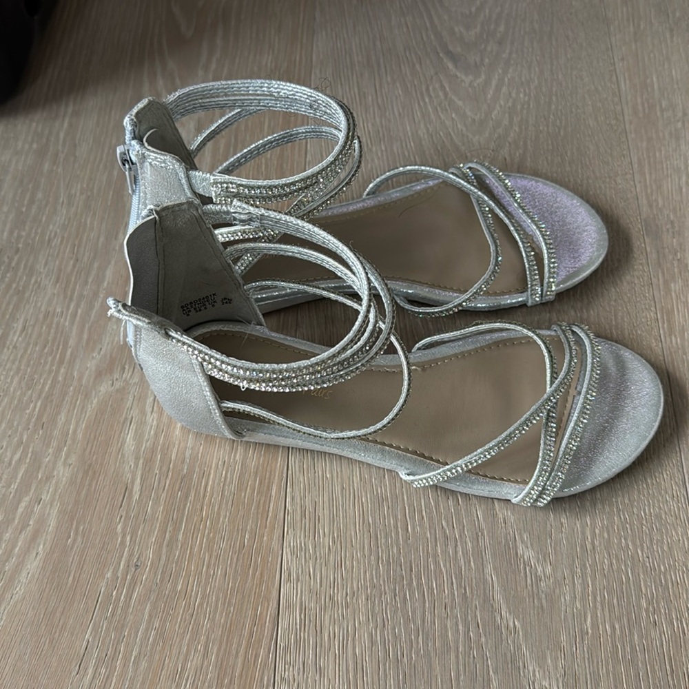 Girls silver sparkle sandals! Dressy.